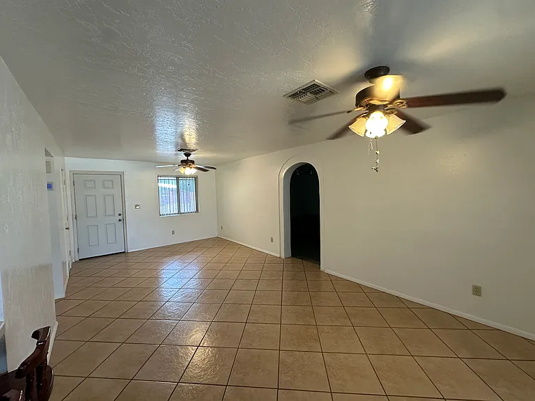 3209 S Capri Cir — Photo 10