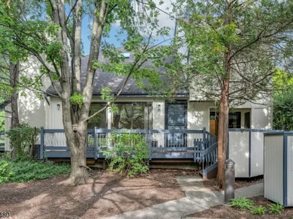 150 Firethorne Trl Ondo, Bernards Twp., NJ 07920