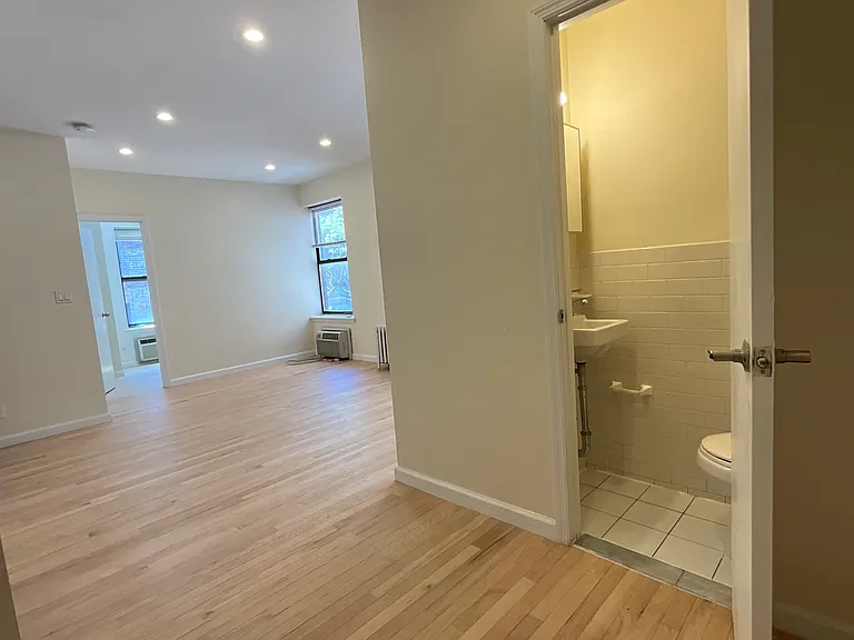 562 W 189th St #33 — Photo 9