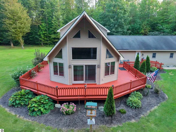 2882 E M 55 Hwy, Cadillac, MI 49601