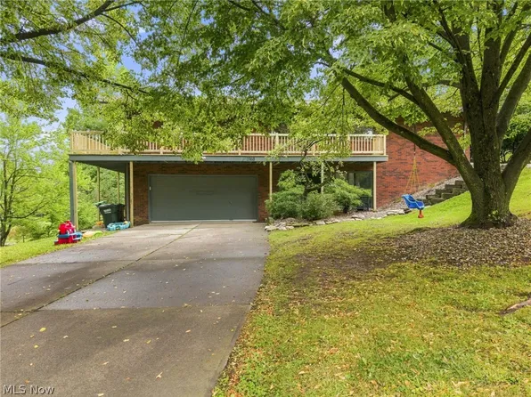 3168 Country Club Dr, Medina, OH 44256