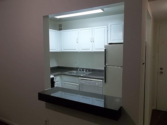 3rd image of 3100 S Manchester St APT 213