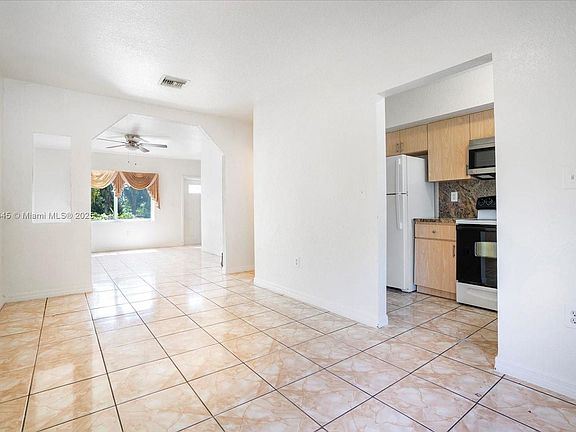 4th image of 8310 NW 2nd Ave #8310