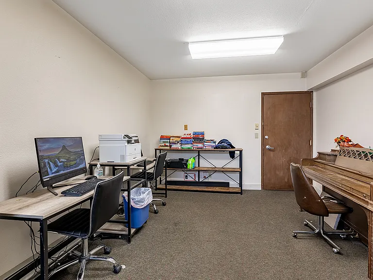 Marine Plaza Apartments — Photo 10