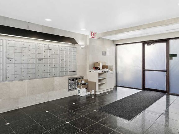 3rd image of 607 W Wrightwood Ave APT 215