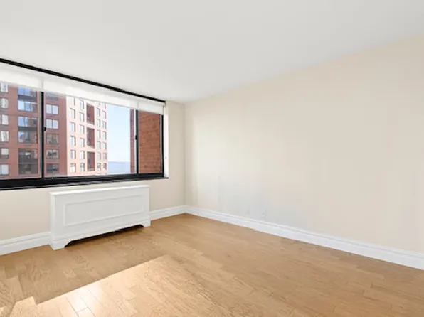 377 Rector Pl APT 11I, New York, NY 10280