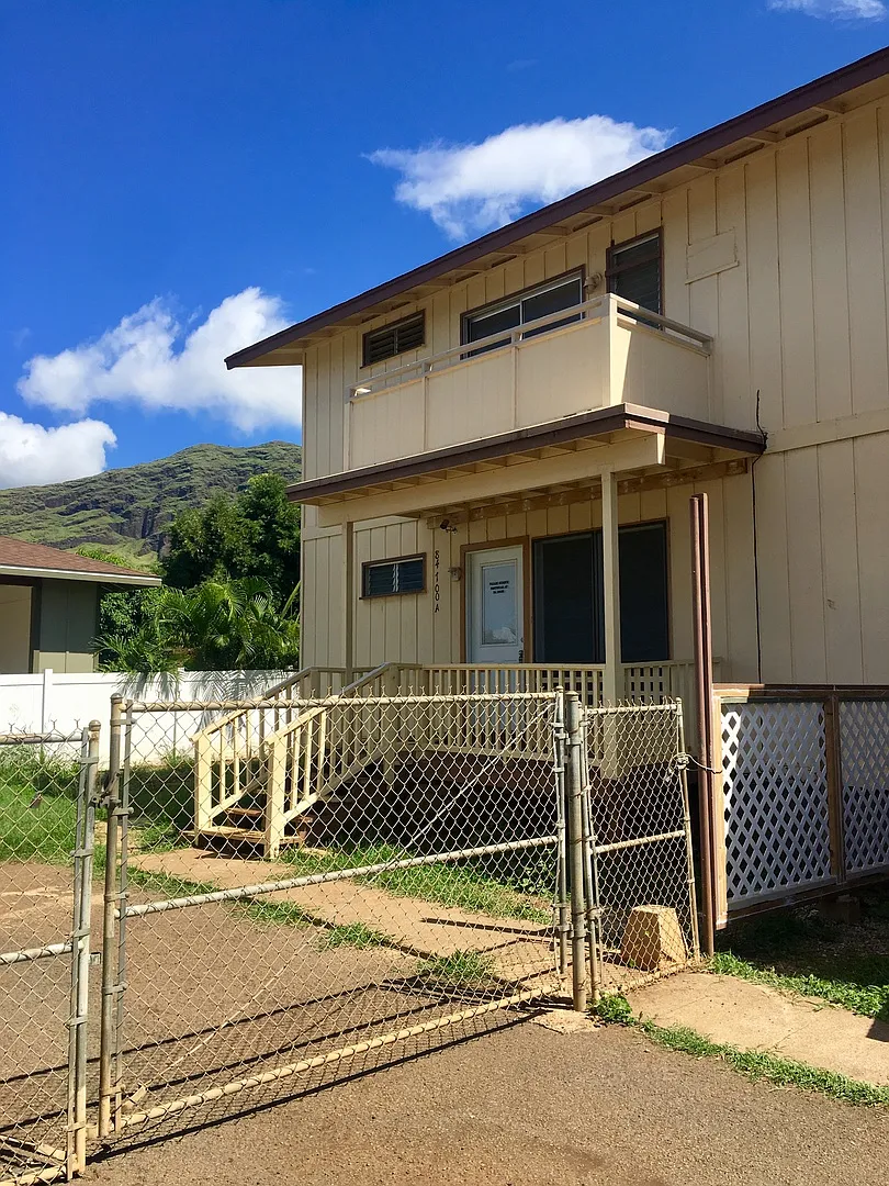 Duplex 3 Bedroom/1.5 Bath — Photo 1