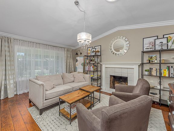 4th image of 10220 Pistachio Way