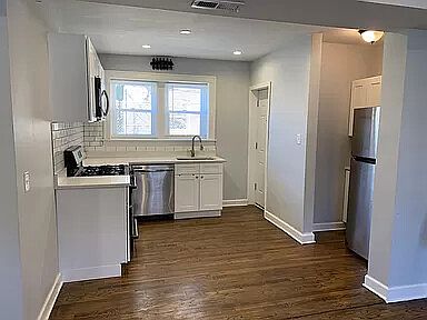 3rd image of 3318 N Leclaire Ave Unit G