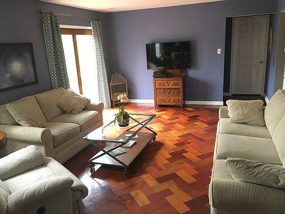 3rd image of 6225 Elmhill Ct