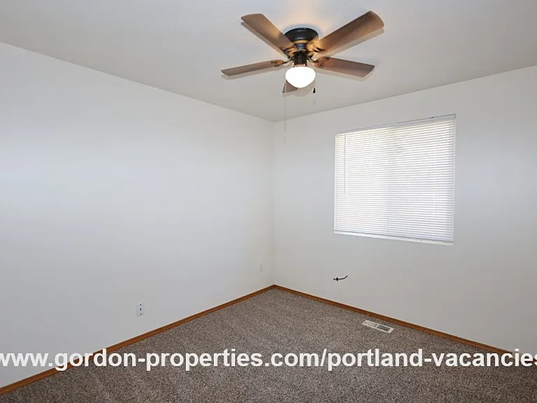 9641 SE Schiller St — Photo 22