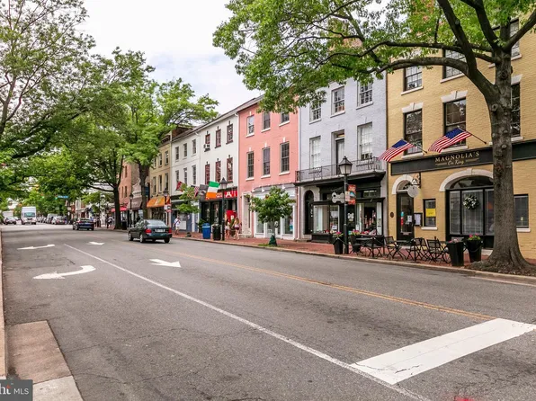 219 Buchanan St, Alexandria, VA 22314