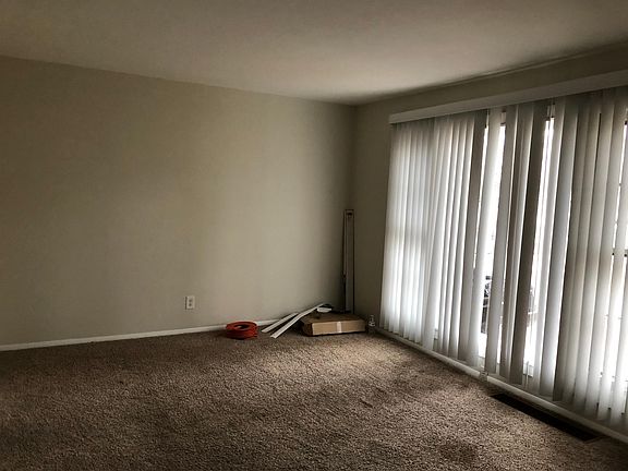4th image of 11107 Bernice Ave
