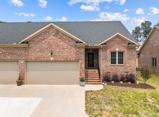 939 Arrowhead Ct, Mebane, NC 27302