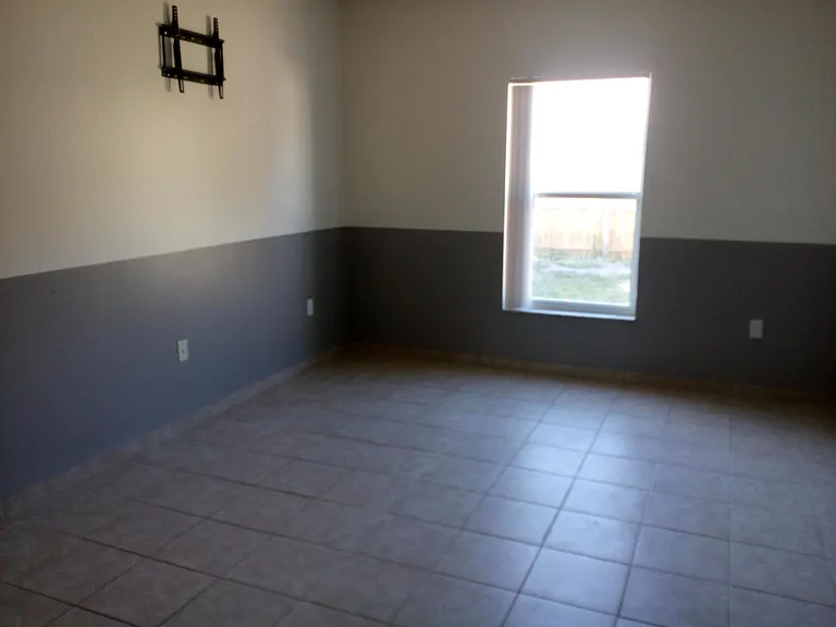 603 Fisher Ct — Photo 6