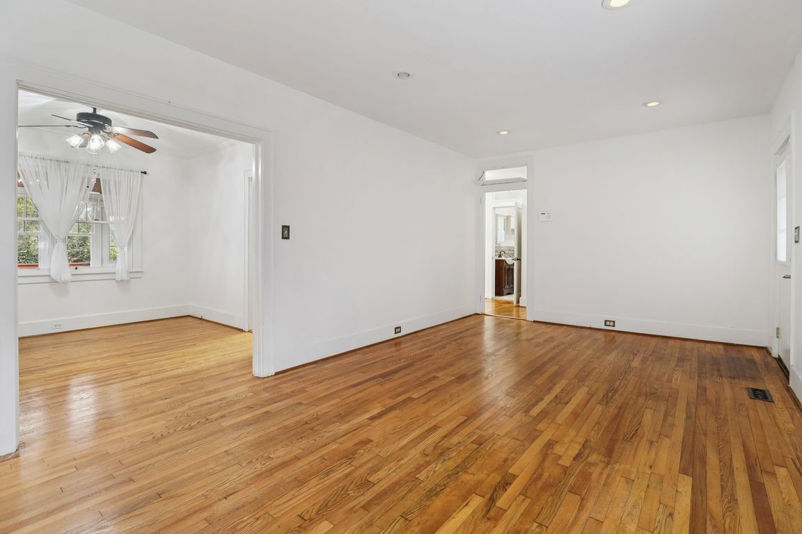 next background image