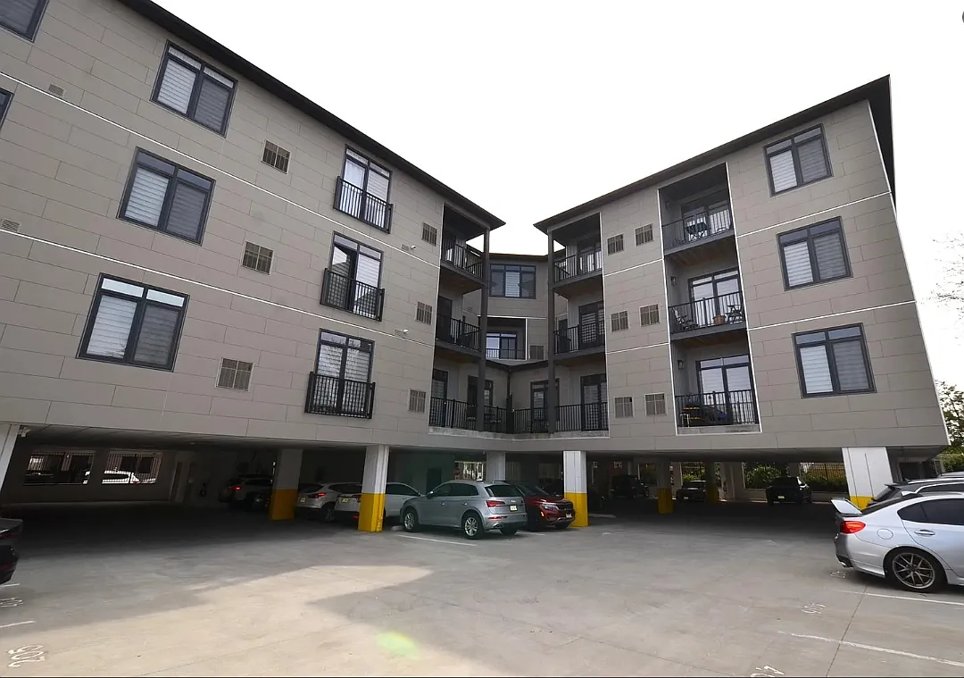 44 West Price Street — Photo 4