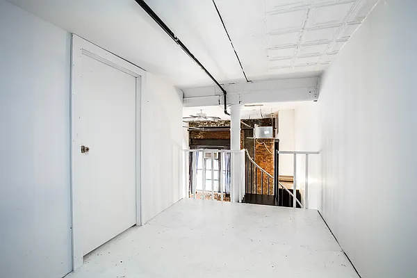 Rented by Nooklyn NYC LLC | media 34