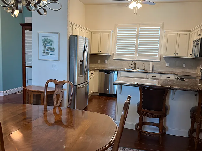 2111 S Church Ave — Photo 4