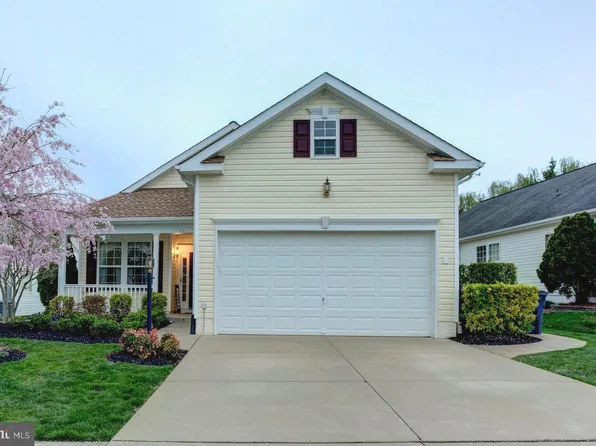 4034 Lunar Eclipse Dr, Dumfries, VA 22025