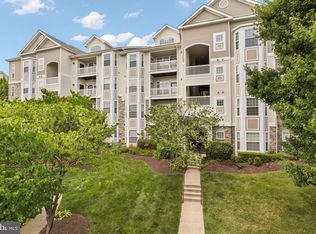 501 Sunset View Ter SE APT 304, Leesburg, VA 20175