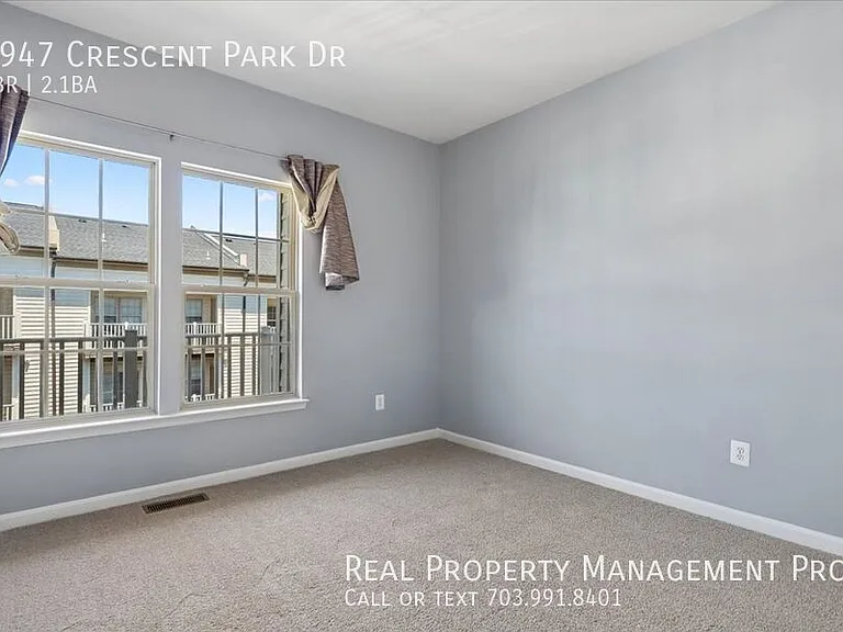 7947 Crescent Park Dr — Photo 24