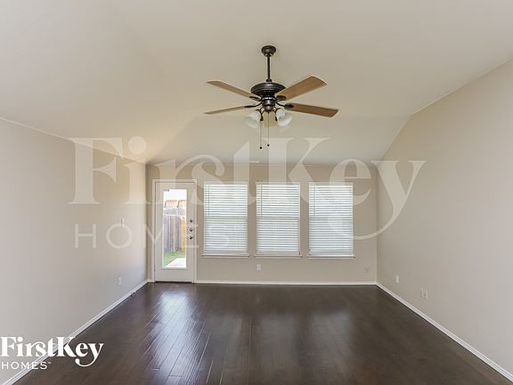 2nd image of 517 Stone Crossing Ln