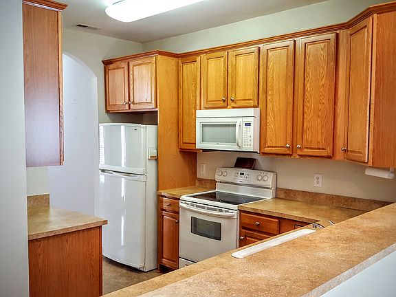3rd image of 102 River Birch Dr