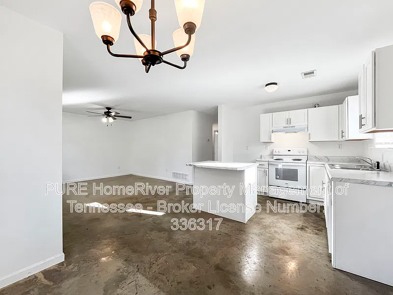 4 bed, 2.0 bath, 1296 sqft, $1,045 — Photo 1
