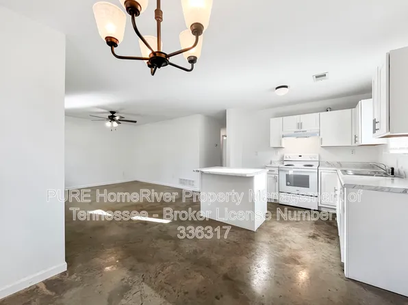 2975 Lake Park Rd, Memphis, TN 38127