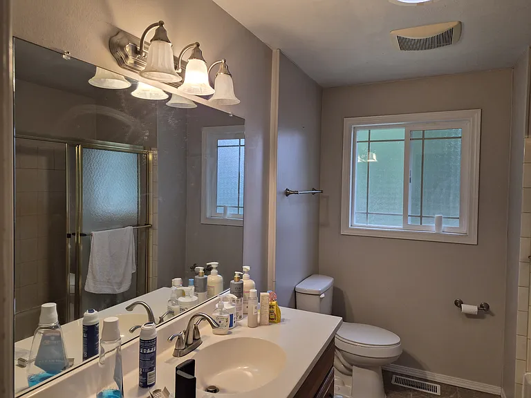 12428 NE 6th Pl — Photo 4