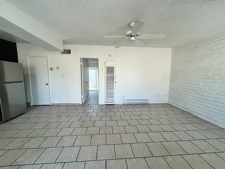 2630 N 14th Ave #3 — Photo 2