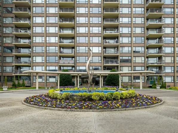 166-25 Powell Cove Boulevard image 5 of 42