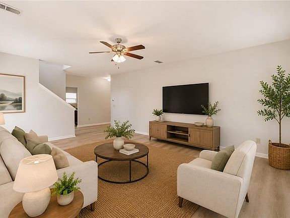 3rd image of 35 Crescent Ln