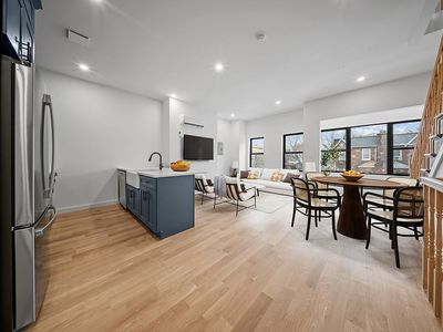 34 Hubbard Pl, Brooklyn, NY, 11210