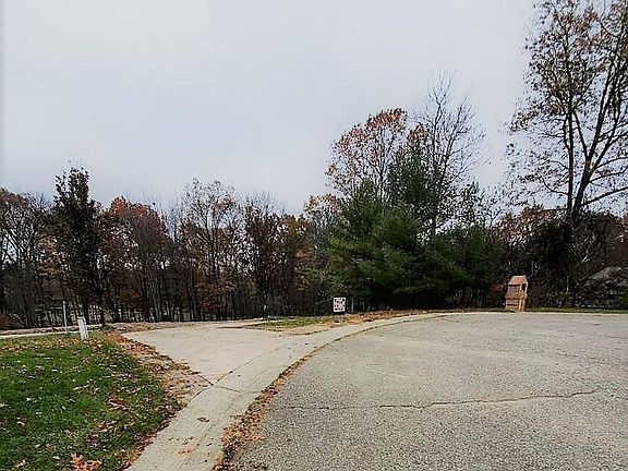 3rd image of 1242 Huntcliff Ct