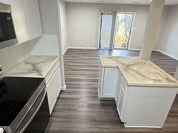 3rd image of 1711 Wards Ferry Rd APT 3