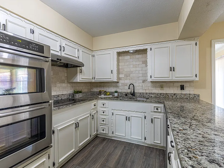 13535 Red Fern Ln — Photo 8