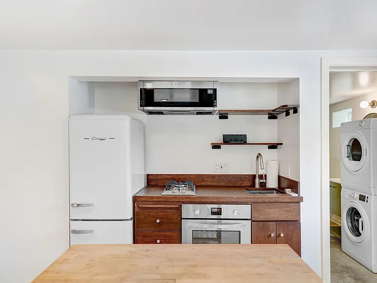 265 Plymouth Dr. — Photo 8