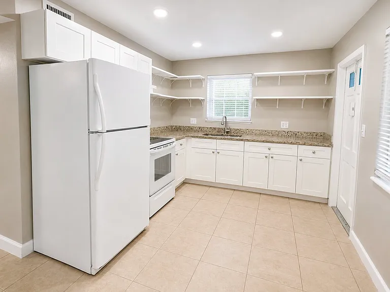 3320 31st Ave N #106 — Photo 2