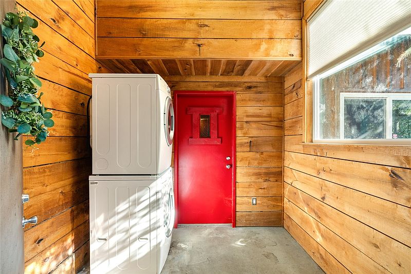3rd image of 112 21st Street
