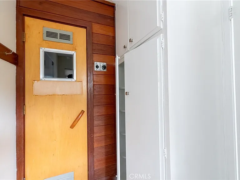 24221 Hatteras St — Photo 40