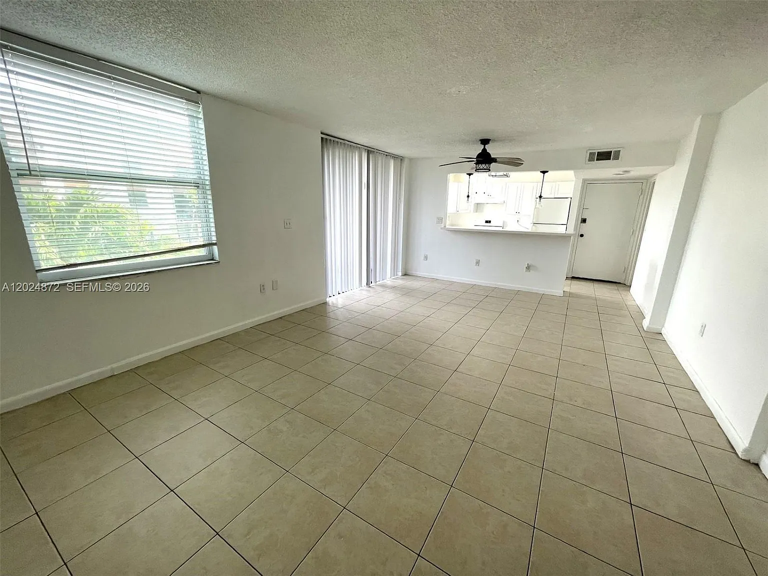 Tree Garden Condo — Photo 2