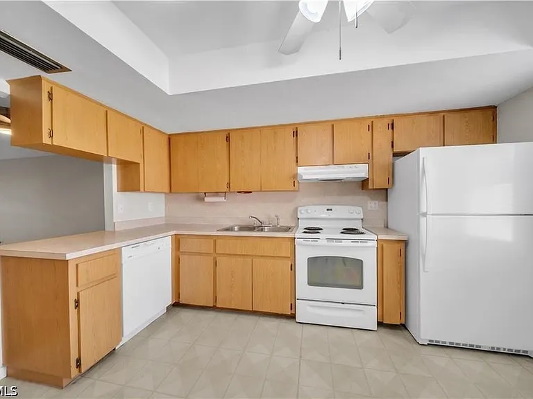 836 SW Trafalgar Pkwy #A — Photo 4