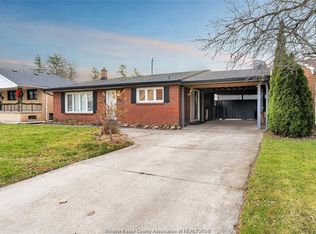 3175 Virginia Park Ave, Windsor, ON N9E 2C1