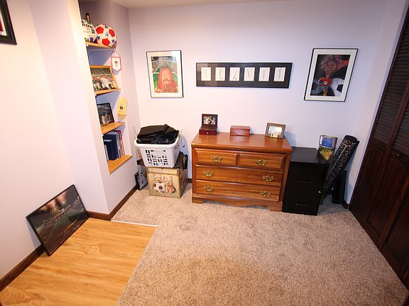 3rd image of 609 W Gladys Ave