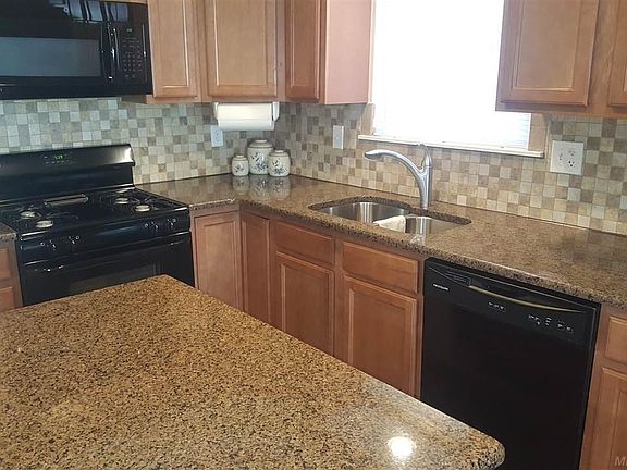 4th image of 27734 Roy St