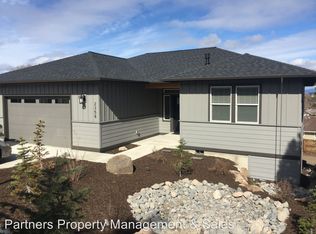 2358 SW Valleyview Dr, Redmond, OR 97756