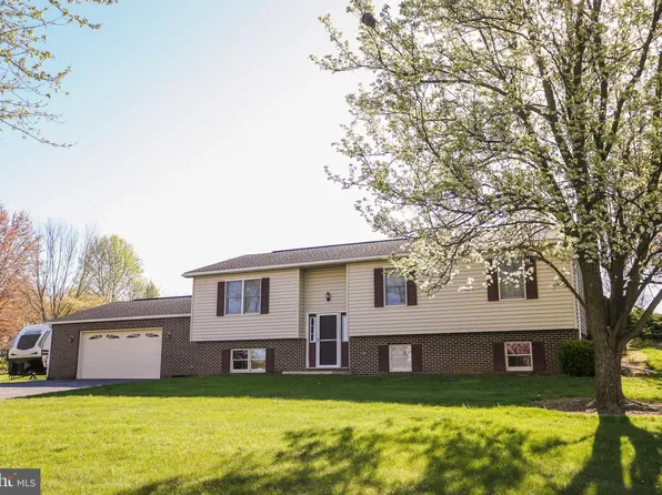 5610 Honey Rock Rd, Chambersburg, PA 17202