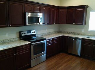 7301 Greenlawn Dr, North Ridgeville, OH 44039